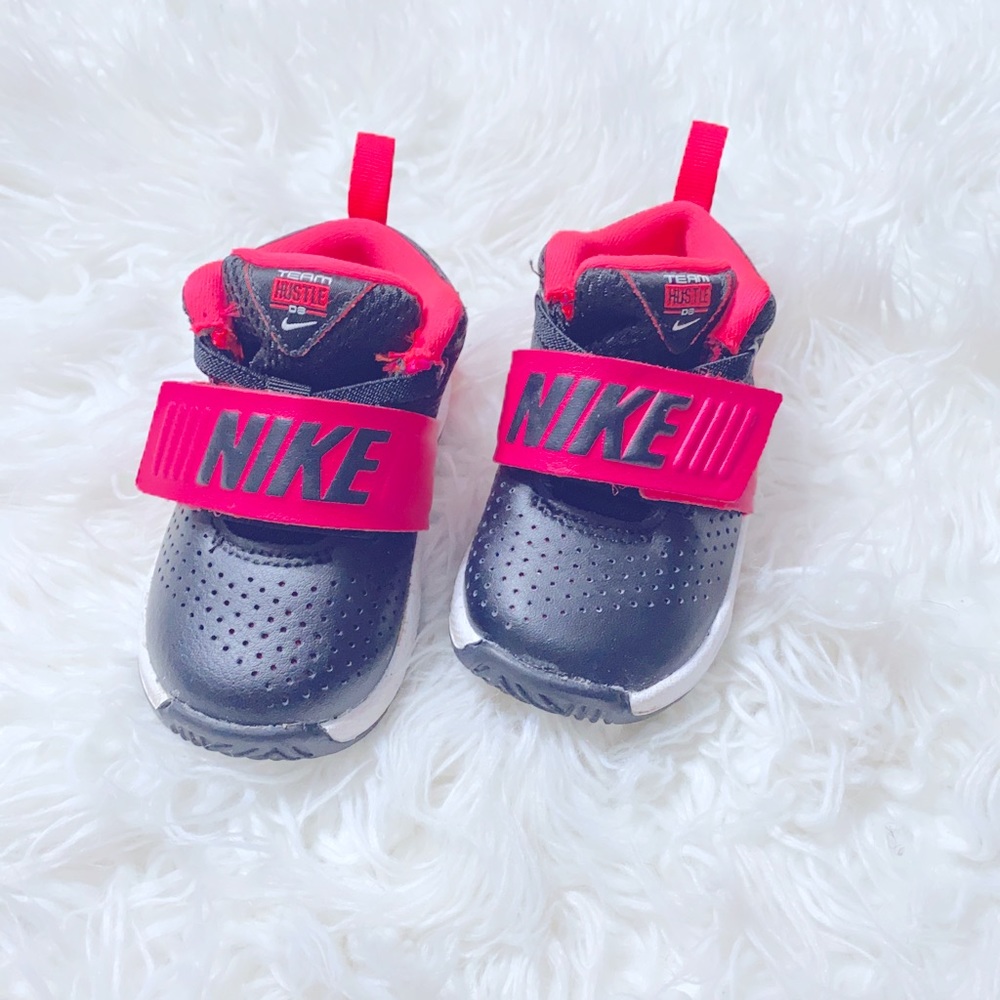 Nike girl shoes